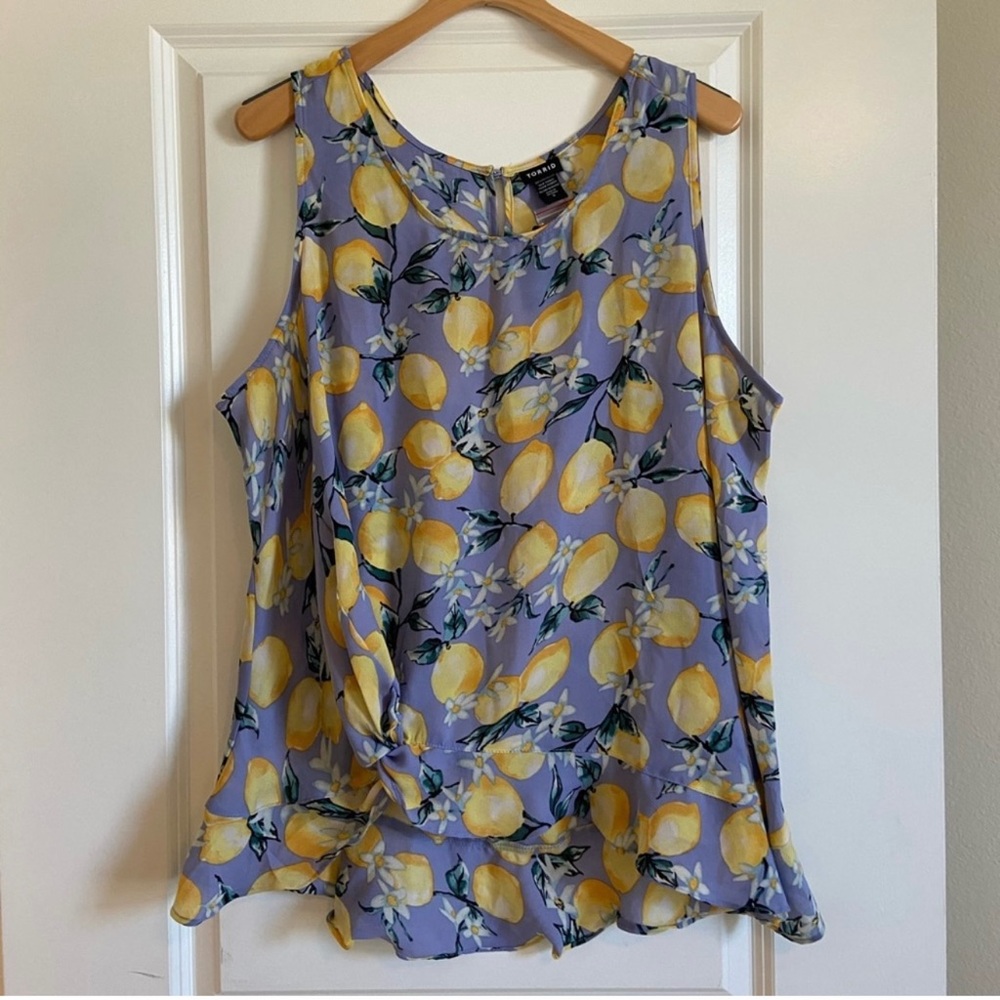 Torrid Size 1 Lemon print shirt Used